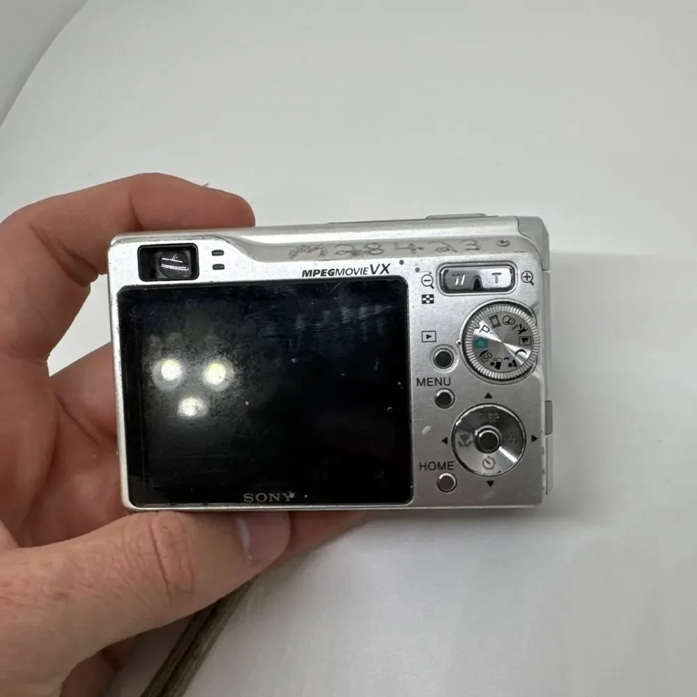 Sony Cybershot DSC-W80 7.2 MP Digital Camera + Battery NO CHARGER Tested WORKS